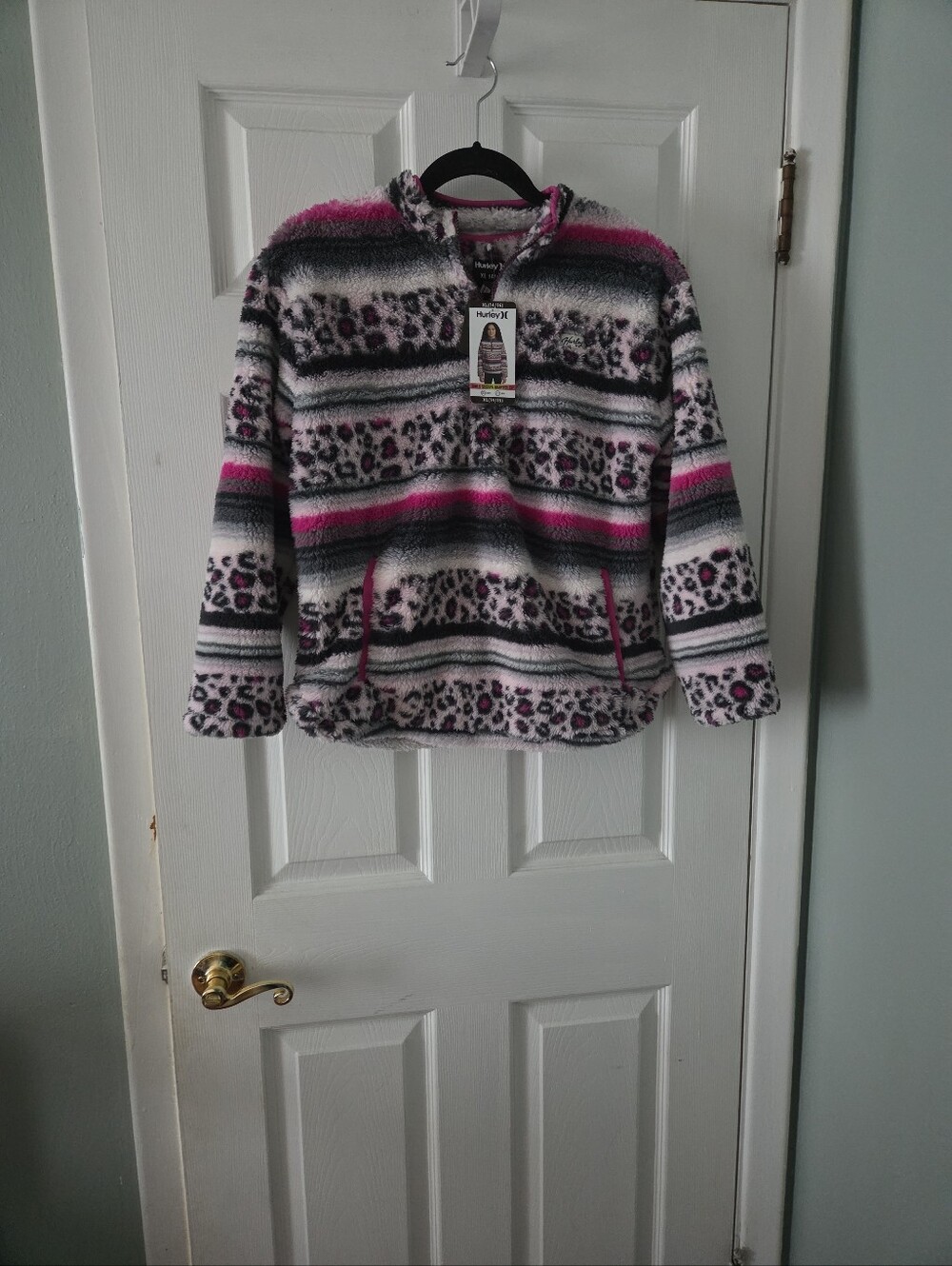Hurley Girls Sherpa Quarter-Zip Pullover in Gray, Pink & Black.  XL. NWT
